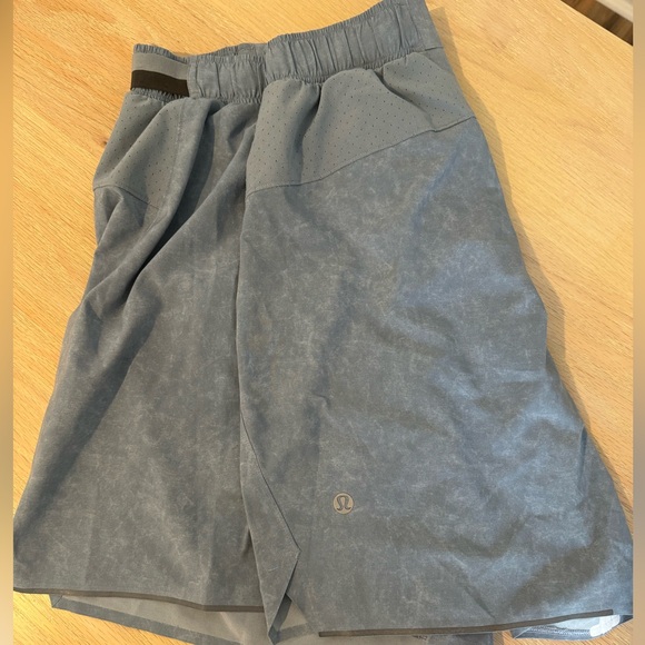 Lululemon Surge Shorts 6in - Picture 2 of 7